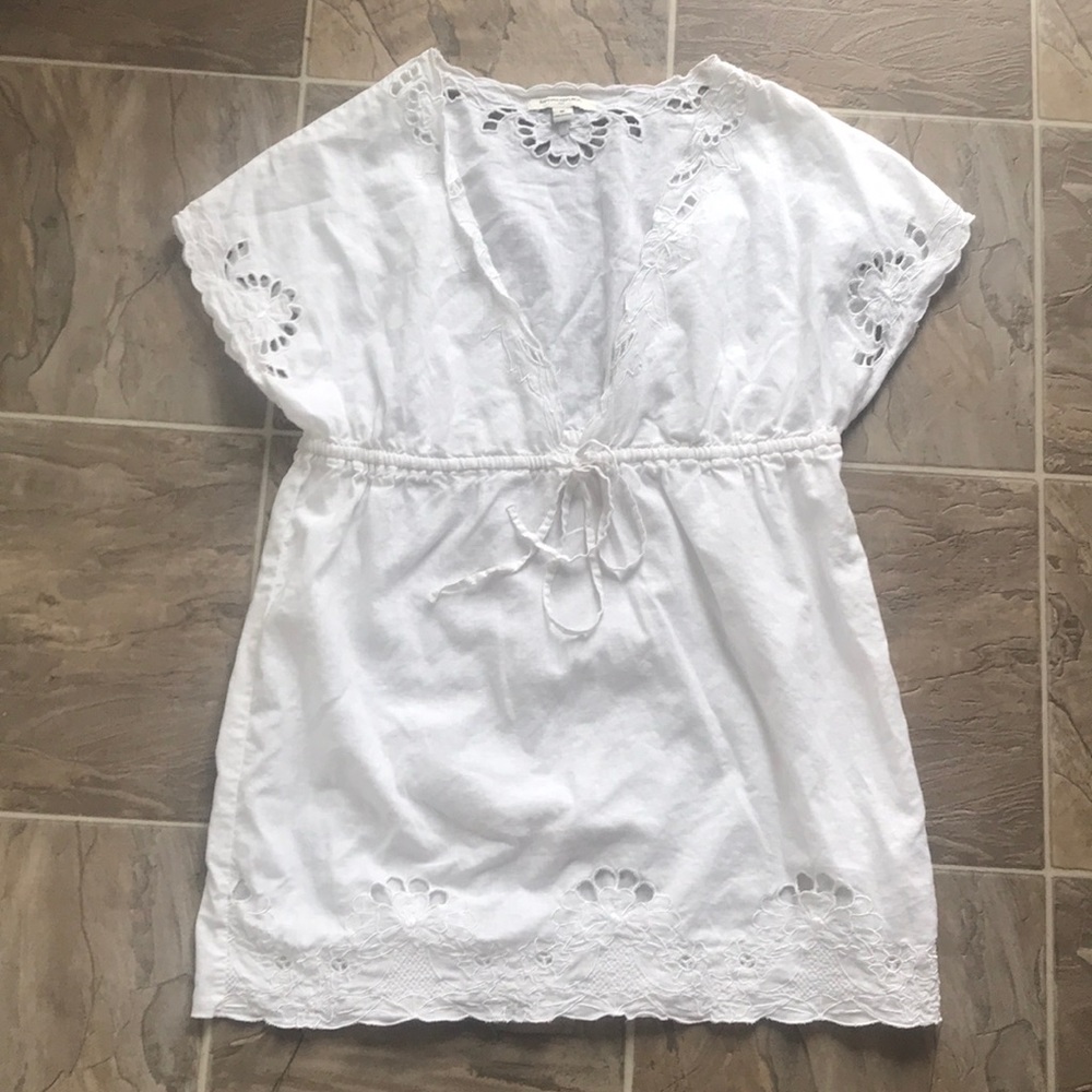 Banana Republic linen eyelet Top